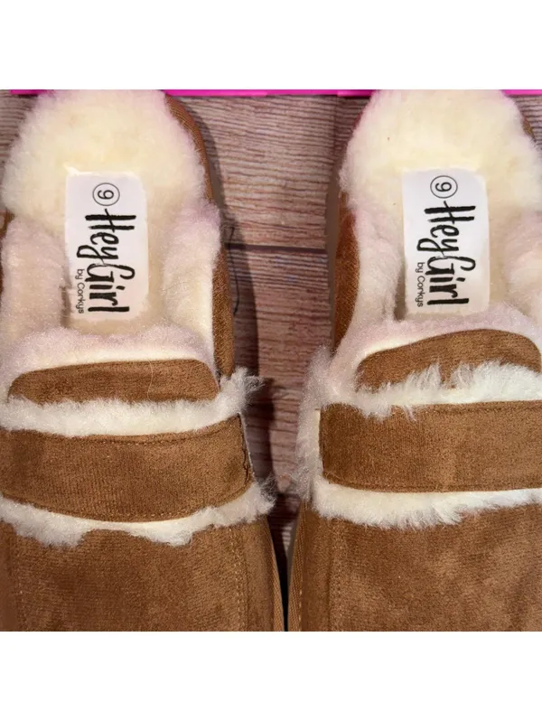 Hey Girl by Corkys Women’s Faux Fur Platform Clogs Size 9 NWT Cozy Slip Ons - Image 3