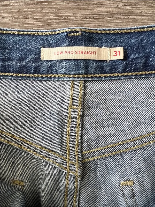 Levi’s Low Pro Straight Jeans Size 31 Breathe Out Distressed Medium Wash 90s - Image 4
