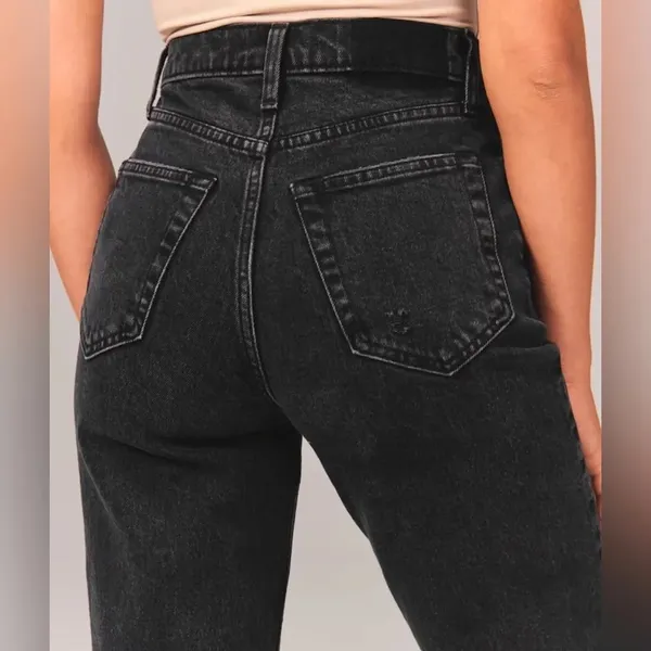 Abercrombie Black 90s Straight Ultra High-Rise - Image 3