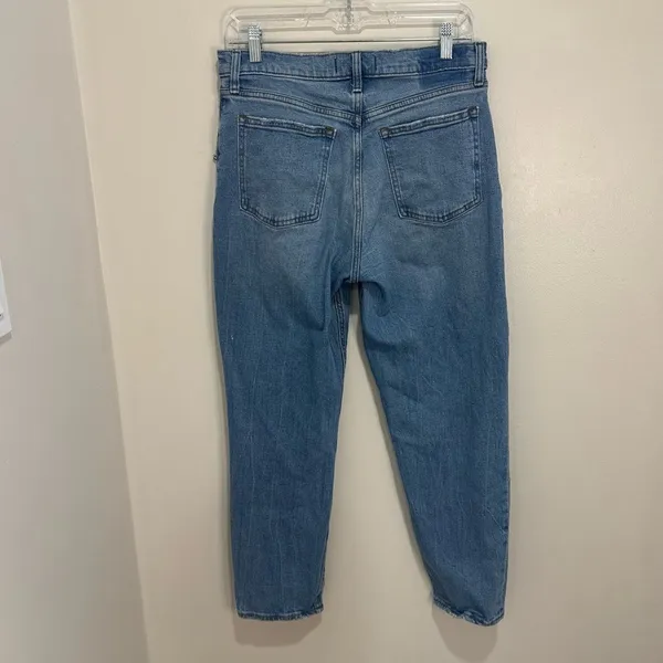 Abercrombie & Fitch The Mom High Rise Jeans Blue Medium Wash 29 8R Womens‎ - Image 3
