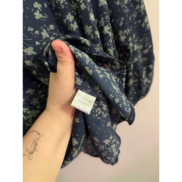 41 Hawthorne Blue Floral Print Blouse Women's Size M‎ Keyhole Back 3/4 Sleeve - Image 3