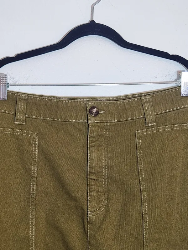 Old Navy Olive Green Utility Cargo Mini Skirt Size 22 - Image 2