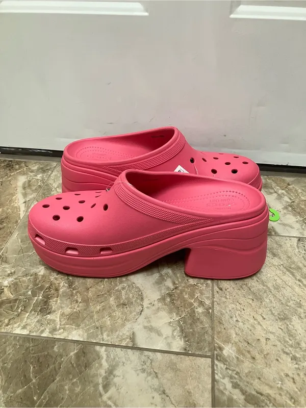 Pink Croc clogs NWT - Image 4