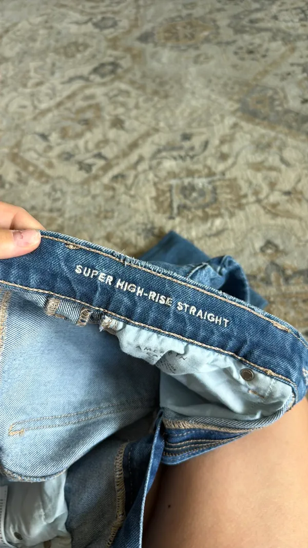 American Eagle High-Rise Straight Jeans - Image 2
