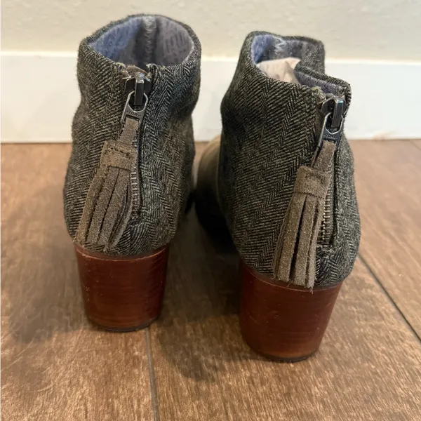 Toms Leila Olive Green Ankle‎ Booties Size 8 - Image 7