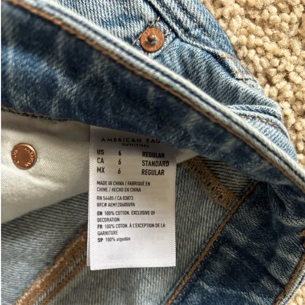 American Eagle Outfitters Jeans Ripped 90s  - Image 3