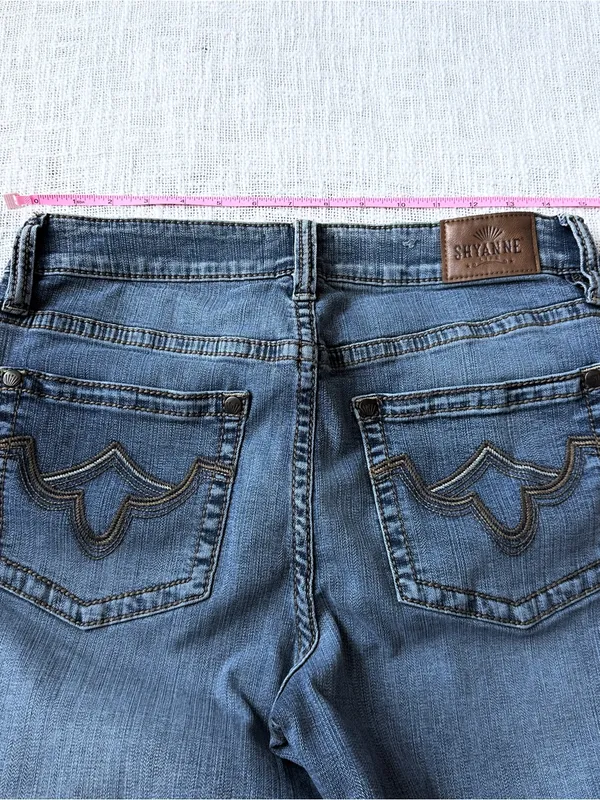 Shyanne Bootcut Embroidered Western Mid Rise Jeans 🐎 Size 33 Short - Image 7