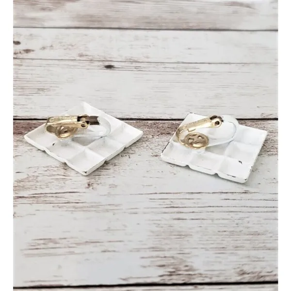Vintage Trifari Clip On Earrings Diamond Shape White - Image 3