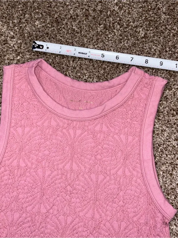 Pink Rose Textured Tank Top Women's S/M Pink Sleeveless Top - Image 8