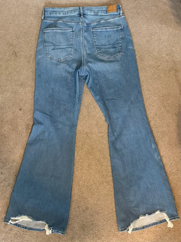 American Eagle Curvy Super High-Rise Flare Jeans - Image 3