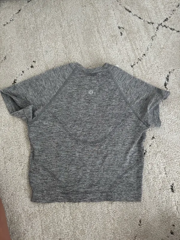 Lululemon Cropped Swiftly Tech Short Sleeve - Image 2