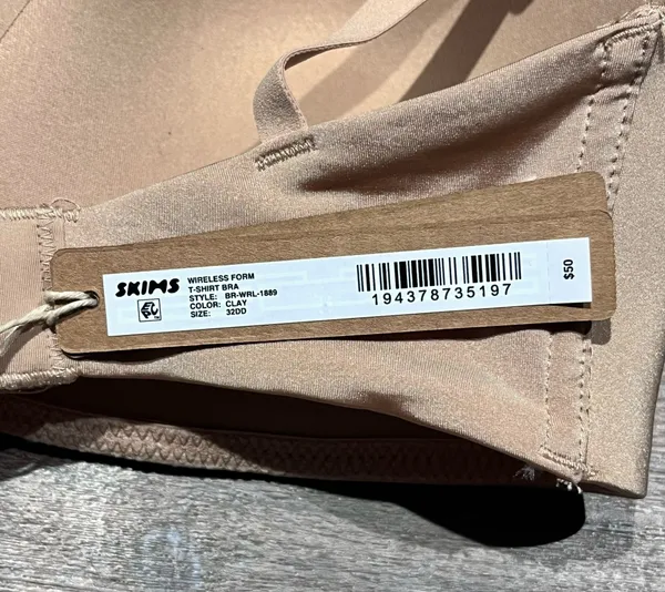 SKIMS Wireless Form T-Shirt Bra - Image 2