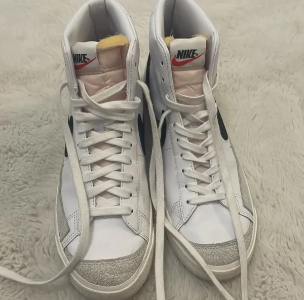 Nike White Blazers Mid - Image 2