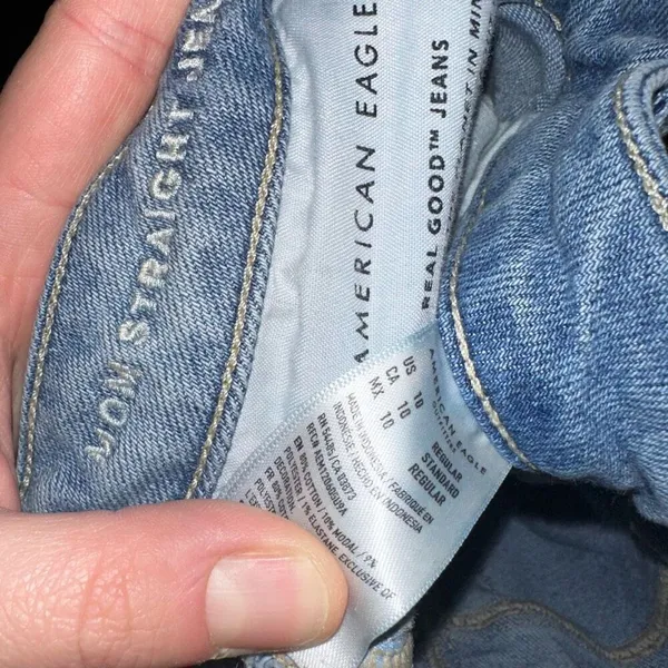 American Eagle light wash distressed relaxed mom jeans - Image 2