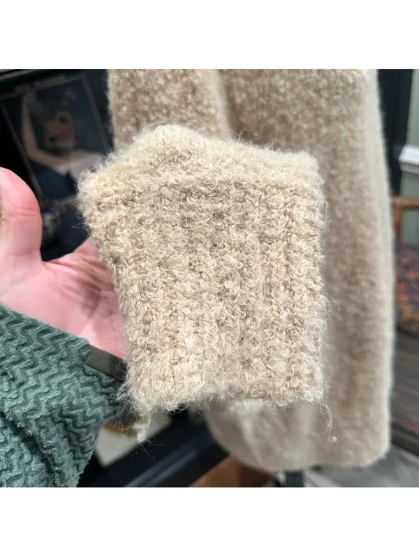 Aerie Teddy V-Neck Bouclé Sweater – Size Large – Cozy Texture & Relaxed Fit - Image 10
