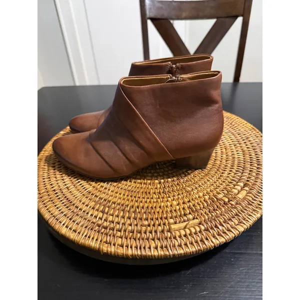 Sofft Womens Brown Leather Pleated Ankle Boots 8.5M 1082100 - Image 3