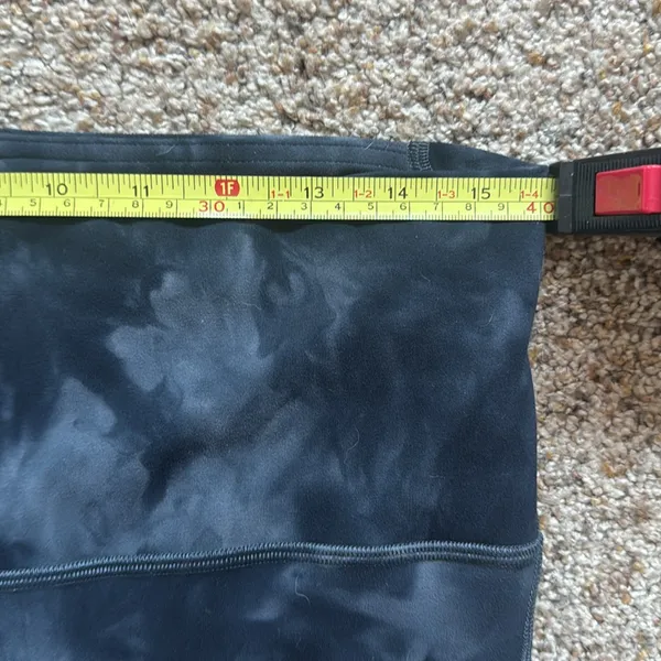 Lululemon high waist leggings with pockets. Size 14 - Image 7
