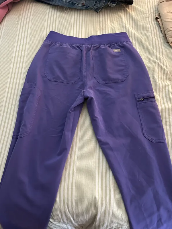FIGS Scrub Pants Yola Skinny - Image 2