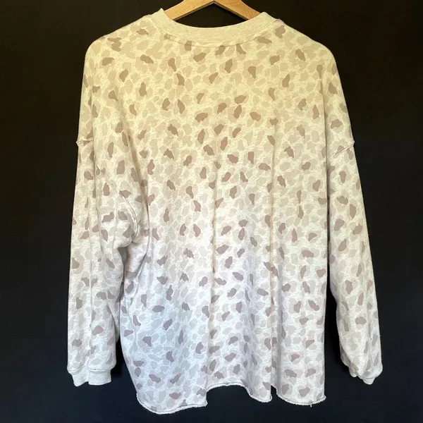 aerie cheetah print‎ beige pink white patterned crewneck sweater women's size XS - Image 8