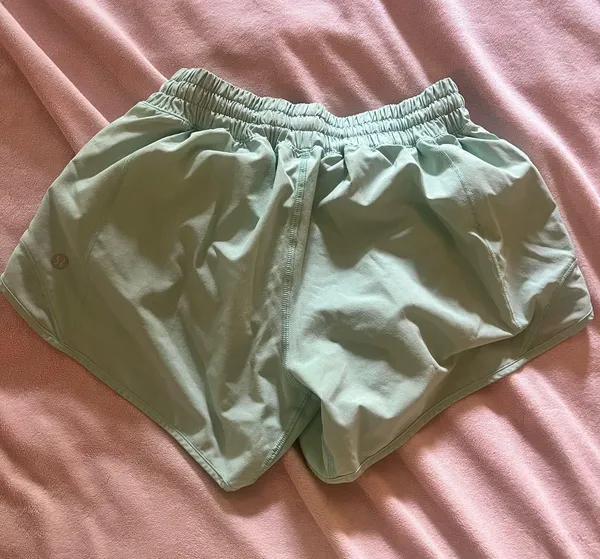 lululemon hotty hot 4” - Image 2