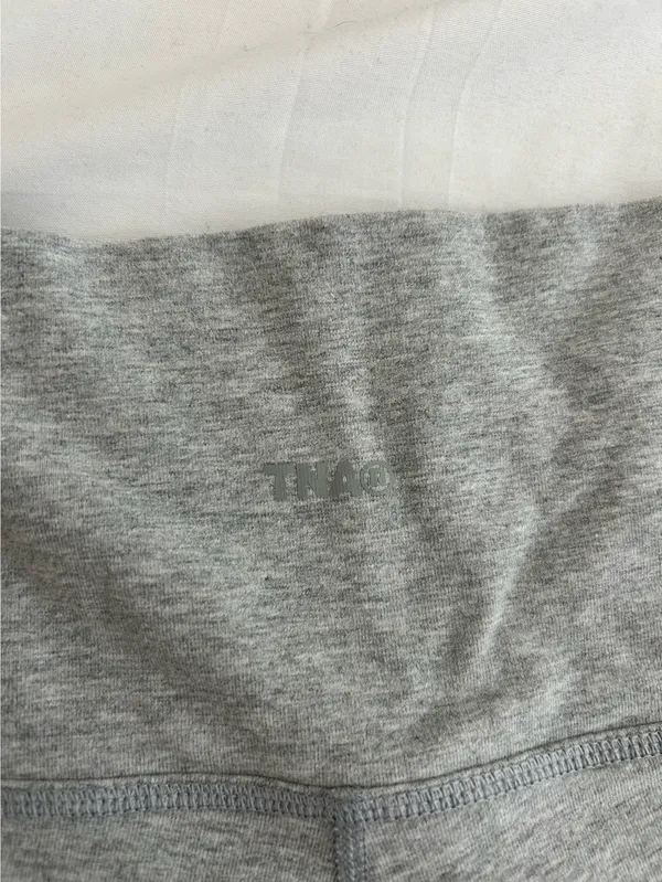 Aritzia TNA Shorts - Image 2