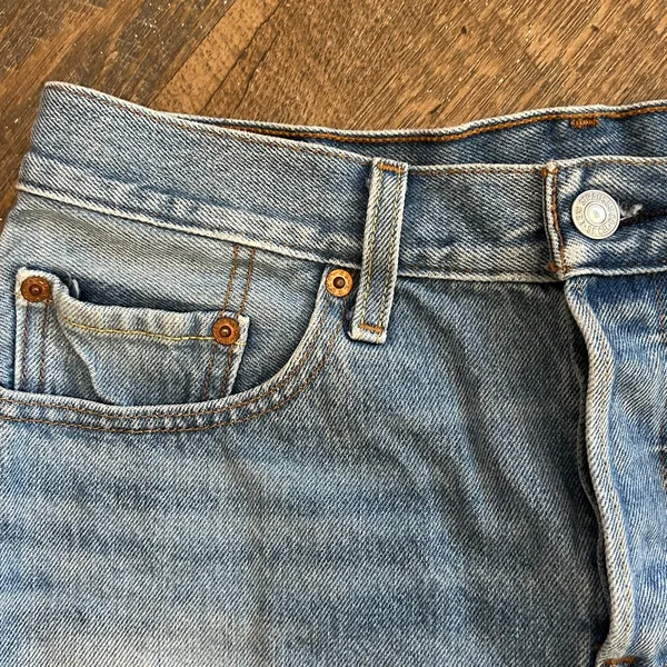 Levi’s 501 Denim Jean Shorts Cut Off Button Fly Size 27 Distressed - Image 2