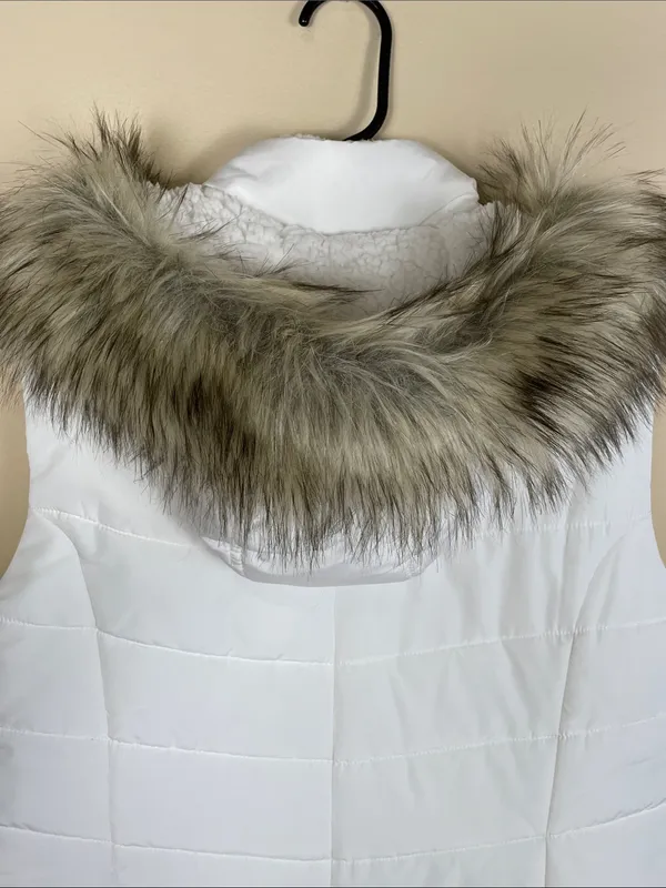 Aeropostale Women's Faux Fur Sherpa Hooded White Puffer Vest - Image 8