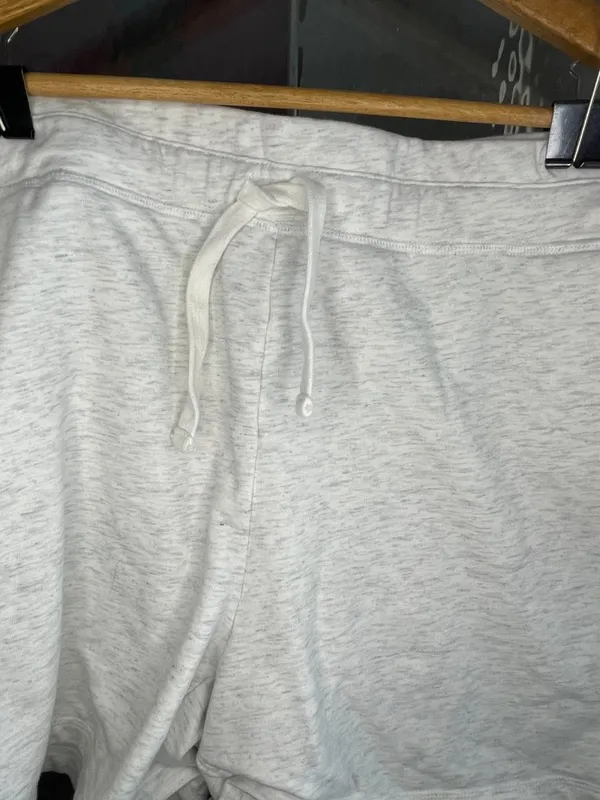 32 Degrees Cool Womens Lt Gray Workout Shorts Sz XXL Pockets Drawstring Gym Yoga - Image 3