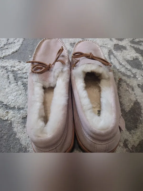Dearfoams Fireside Plush Lined Moccasin Slippers Dusty Pink - Image 4