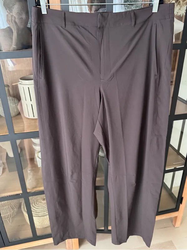 NWT GapFit Tech High Rise Barrel Trousers pants terra brown performance eco - Image 8