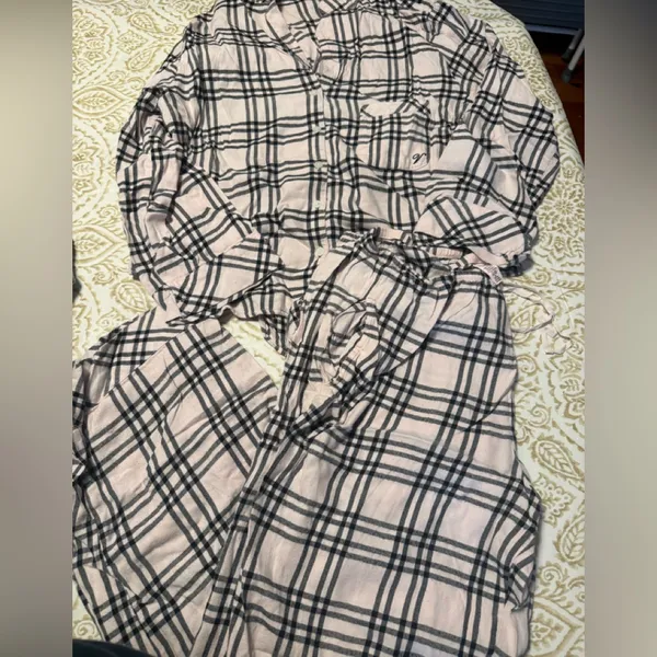 Victoria's Secret medium pj - Image 2