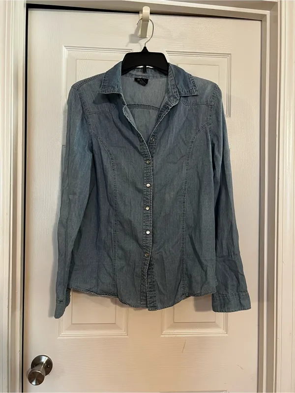 Rue21 Light Blue Denim Button-Down Shirt - Image 2