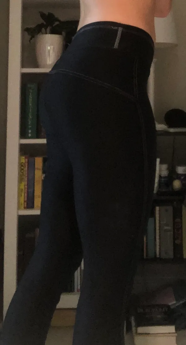 Cropped Leggings Black - Image 2