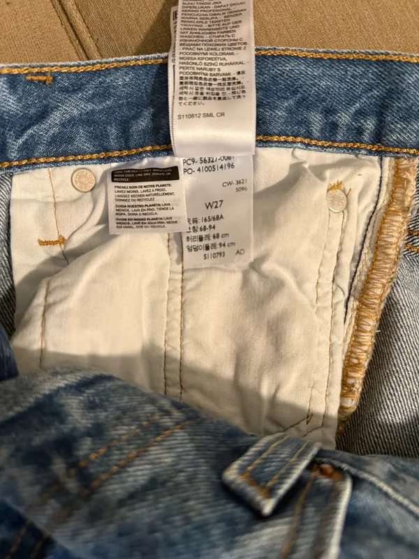 Levi’s 501 High Rise Distressed Shorts | 27 - Image 8