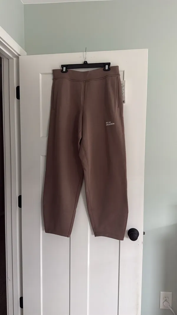 Lululemon Women’s Large Heavyweight Fleece Sweatpants - Image 4