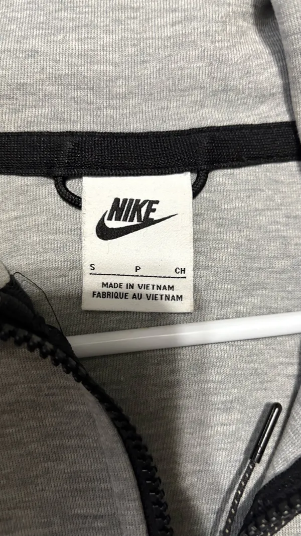 Nike Tech Fleece Grey  - Image 2