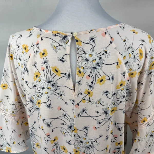 Loft Ladies Blouse Sz M Pink Floral Ruffle 3/4 Length Sleeve Ladder Trim Career - Image 5