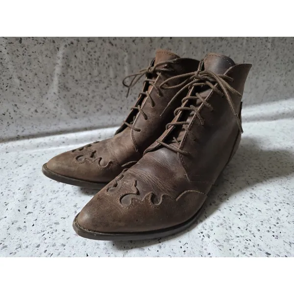 Harris Hawk Details Boots Leather Embossed Western Ankle Women Size 6.5 Spanish - Image 3