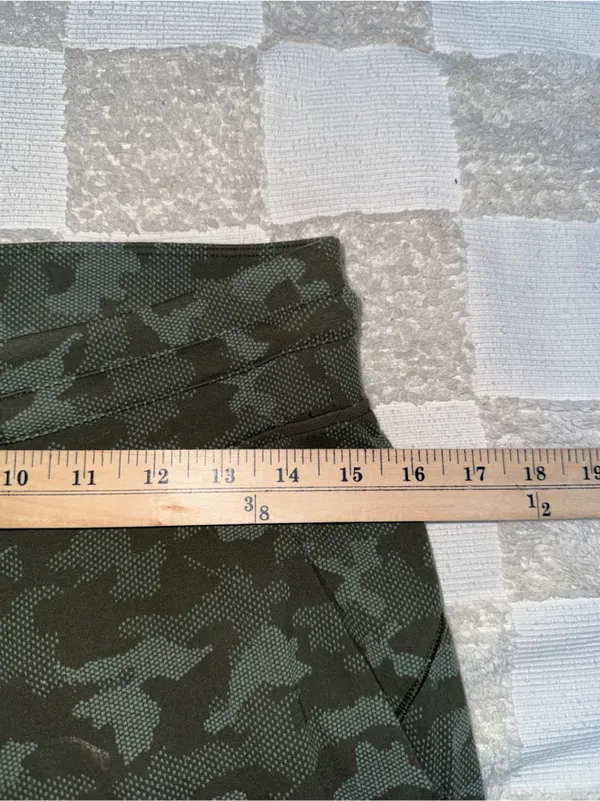 Lululemon Ready to‎ Rulu Jogger 29" Heritage Camo Dark Olive Green Twill size 8 - Image 3