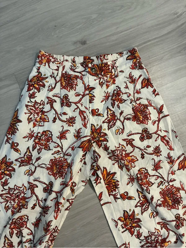 Marc New York White Pants with‎ Orange Floral Accents 55% Linen - Image 2