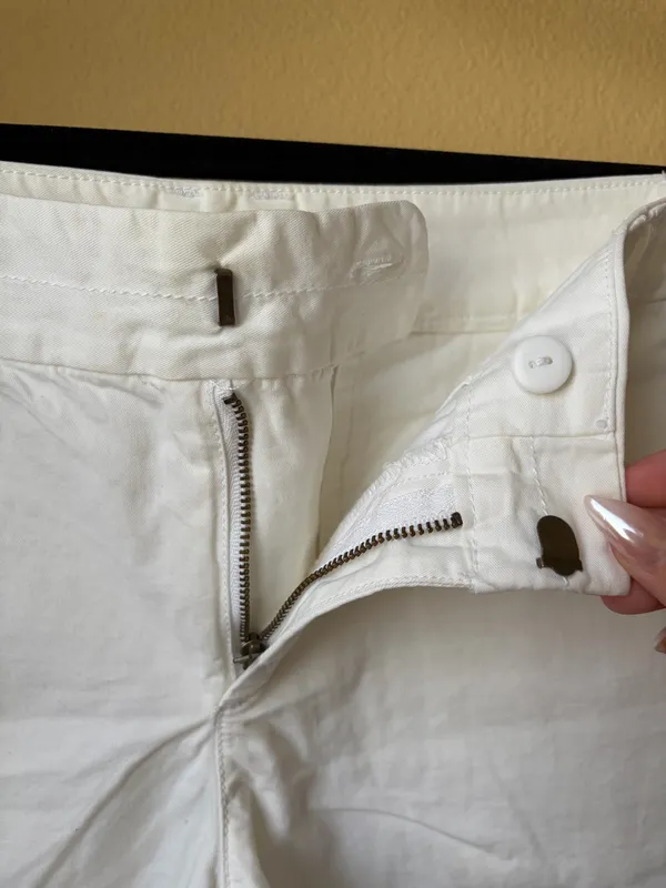 LOFT White Linen Shorts - Image 4