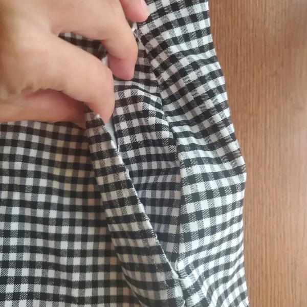 Urban Outfitters Classic Black and White Gingham Checkered Skirt Size Small Pock - Image 3