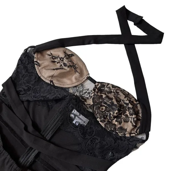 superdown Greta Halter Jumpsuit in Black‎ - Image 4
