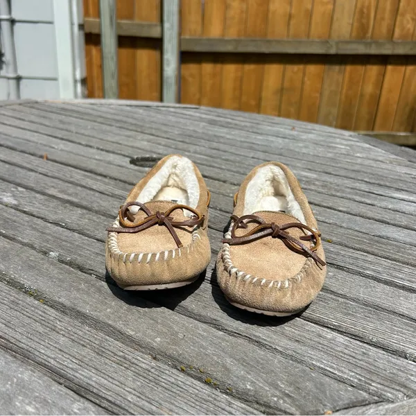 Minnetonka Fur lined Slippers Moccasins Lynda‎ Trapper Women's 5 - Image 3