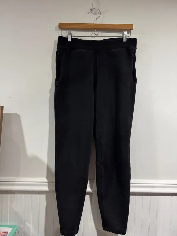 lululemon athletica pants pull on black zippered side pockets size 8 - Image 4