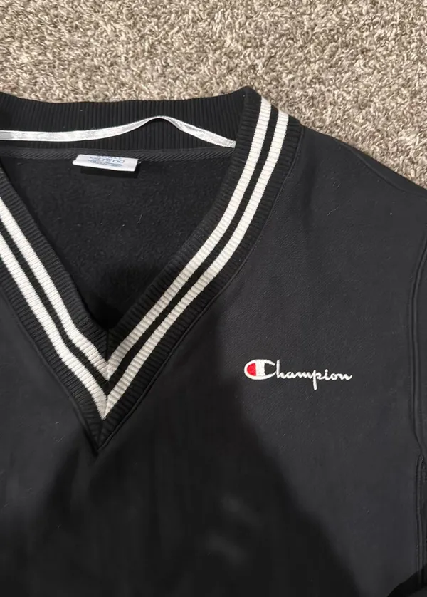 Cropped  Sweatshirt - Image 3