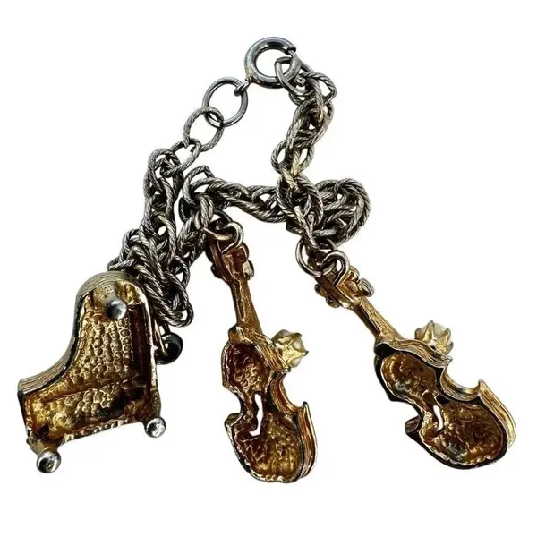 Vintage gold tone faux pearl instrument charm bracelet - Image 9