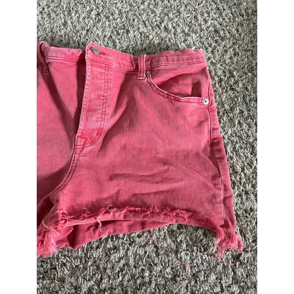 GAP Denim Women's Cutoff Shorts Red‎ Frayed Hem Mid Rise Size 32R - Image 3