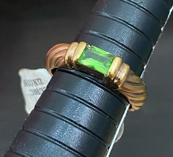 Vintage Emerald Green Birthstone Cubic Zirconia CZ Rope Gold-plated Ring Size 8 - Image 9