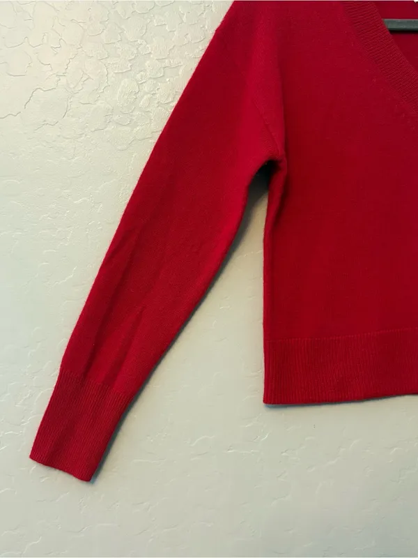 Rachel Zoe red v-neck long sleeve 100% 2-ply cashmere sweater size small - Image 15